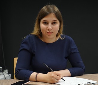 Олена, експерт з продажів